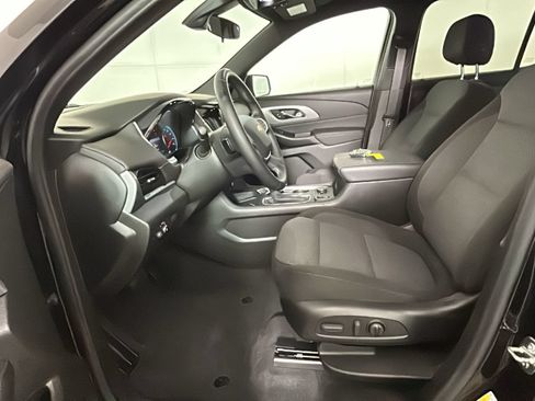 Used 2023 Chevrolet Traverse LT FWD image 13