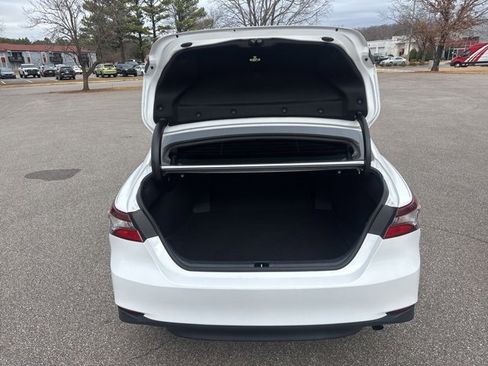 Used 2021 Toyota Camry LE image 13