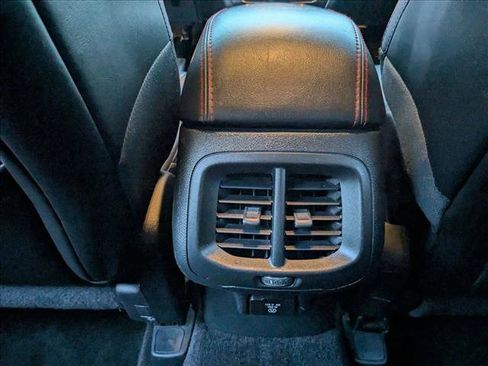 Used 2015 Jeep Cherokee Trailhawk w/ Comfort/Convenience Group image 18