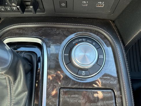 Used 2022 Nissan Armada Platinum w/ Captain's Chairs Package image 15