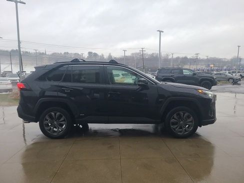 Used 2024 Toyota RAV4 XLE Premium image 8