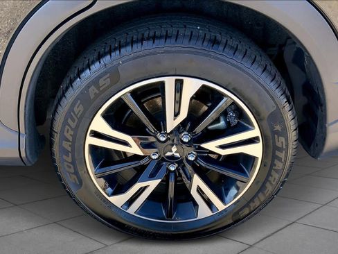 Used 2024 Mitsubishi Eclipse Cross SE image 10