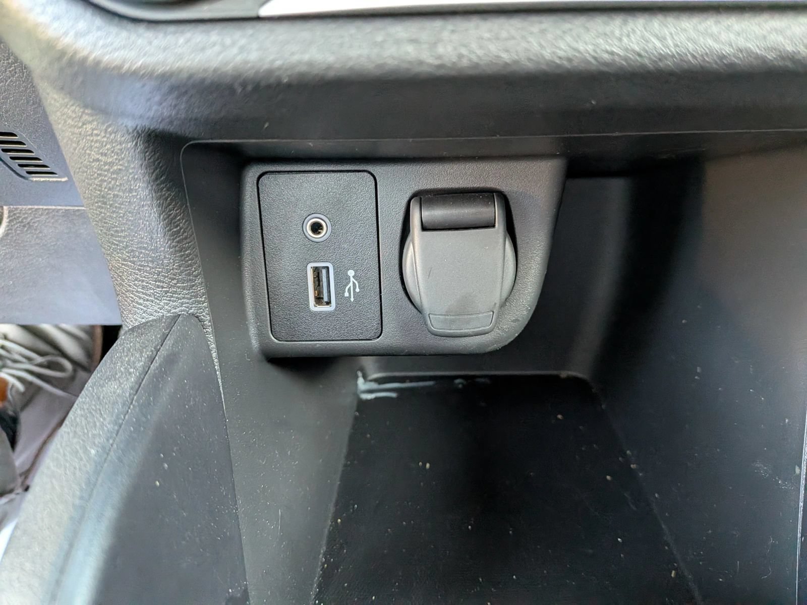 Used 2024 Nissan Versa S FWD image 45