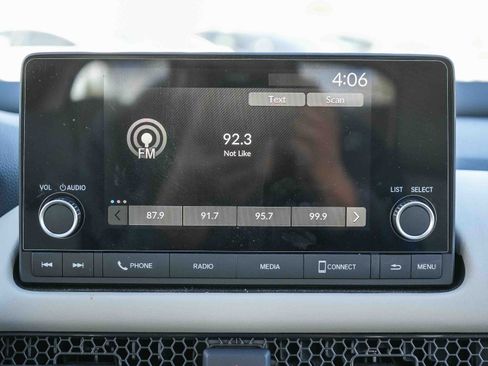 Used 2025 Honda HR-V LX image 17