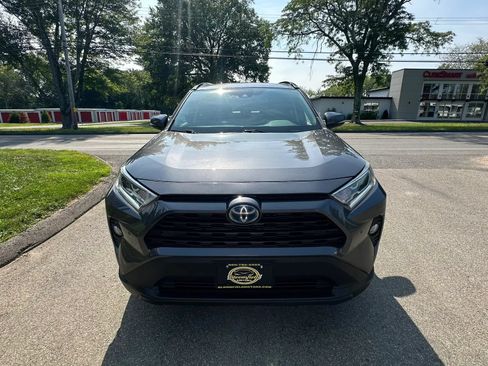 Used 2019 Toyota RAV4 XLE w/ Convenience Package AWD/4WD image 2