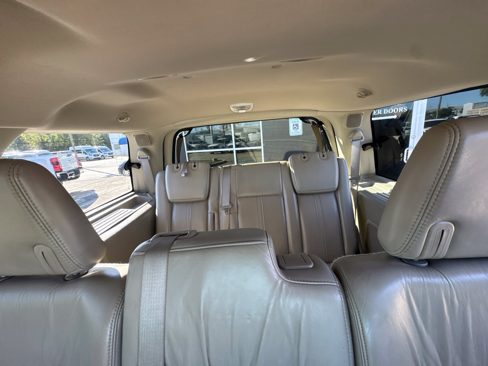 Used 2017 Lincoln Navigator Select RWD image 24