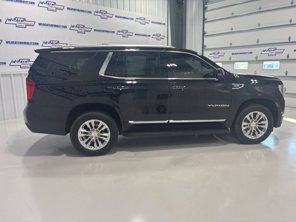 Used 2021 GMC Yukon SLT w/ SLT Premium Package AWD/4WD image 6