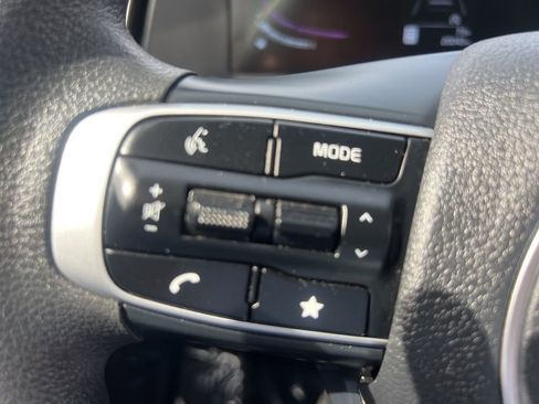 Used 2025 Kia Sportage LX image 45