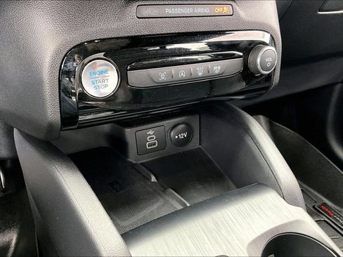 Certified 2025 Ford Escape ST-Line Elite AWD/4WD image 32