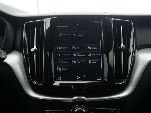 Used 2019 Volvo XC60 T5 Momentum w/ Protection Package Premier image 25