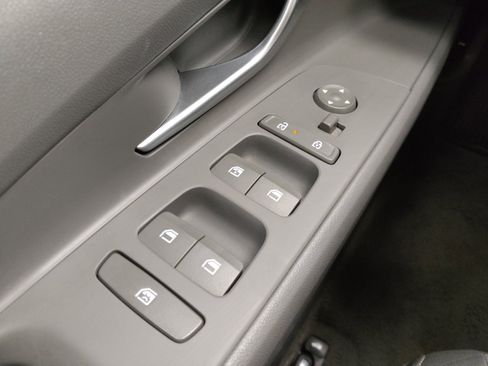 Used 2025 Hyundai Elantra SEL image 27