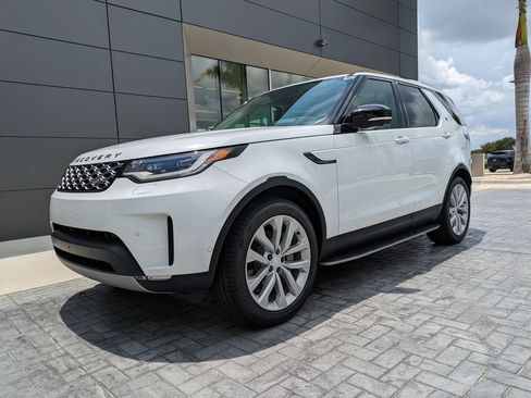New 2026 Land Rover Discovery S AWD/4WD image 2