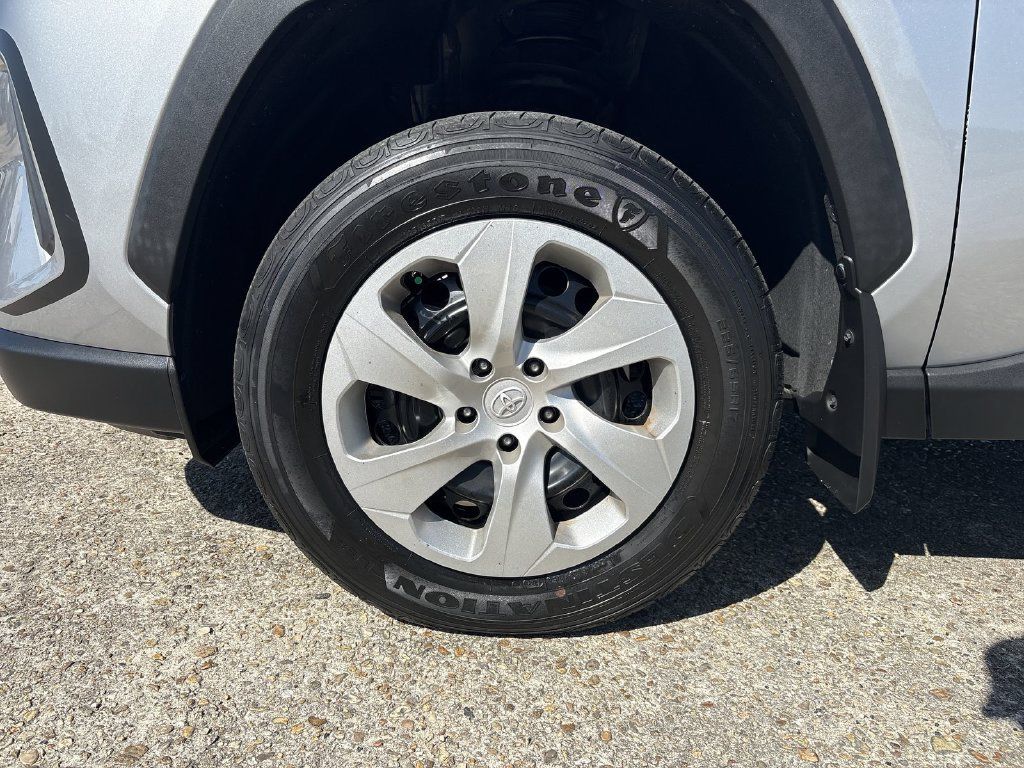 Used 2023 Toyota RAV4 LE FWD image 12