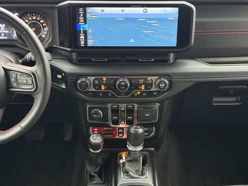 Used 2024 Jeep Wrangler Unlimited Rubicon image 19