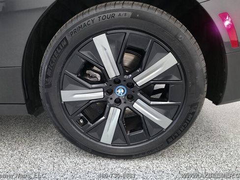 Used 2023 BMW iX xDrive50 w/ Convenience Package AWD/4WD image 32