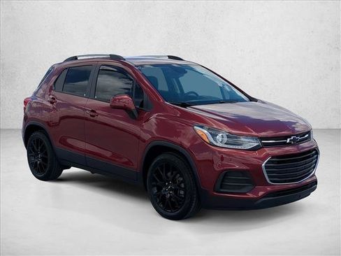 Used 2022 Chevrolet Trax LT w/ Sport Edition FWD image 3