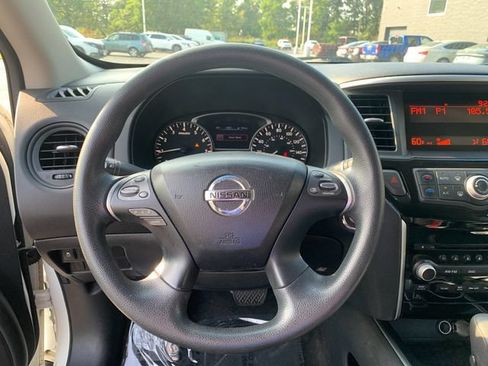 Used 2015 Nissan Pathfinder S AWD/4WD image 25