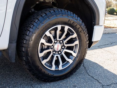 Used 2021 GMC Sierra 1500 AT4 w/ AT4 Premium Package image 8