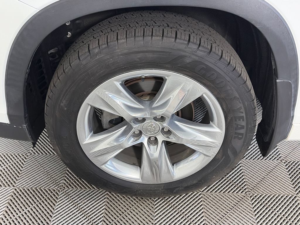 Used 2015 Toyota Highlander Limited Platinum AWD/4WD image 8