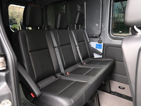 Used 2020 Mercedes-Benz Sprinter 2500 image 17