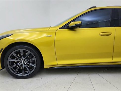 Used 2025 Cadillac CT5 V w/ Technology Package image 10