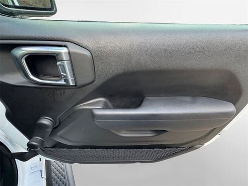 Used 2023 Jeep Gladiator Sport image 34