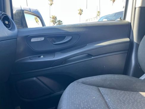 Used 2022 Mercedes-Benz Metris image 21
