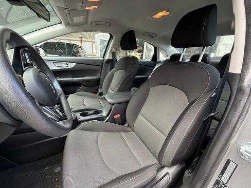 Certified 2023 Kia Forte LXS w/ LXS Technology Package FWD image 8