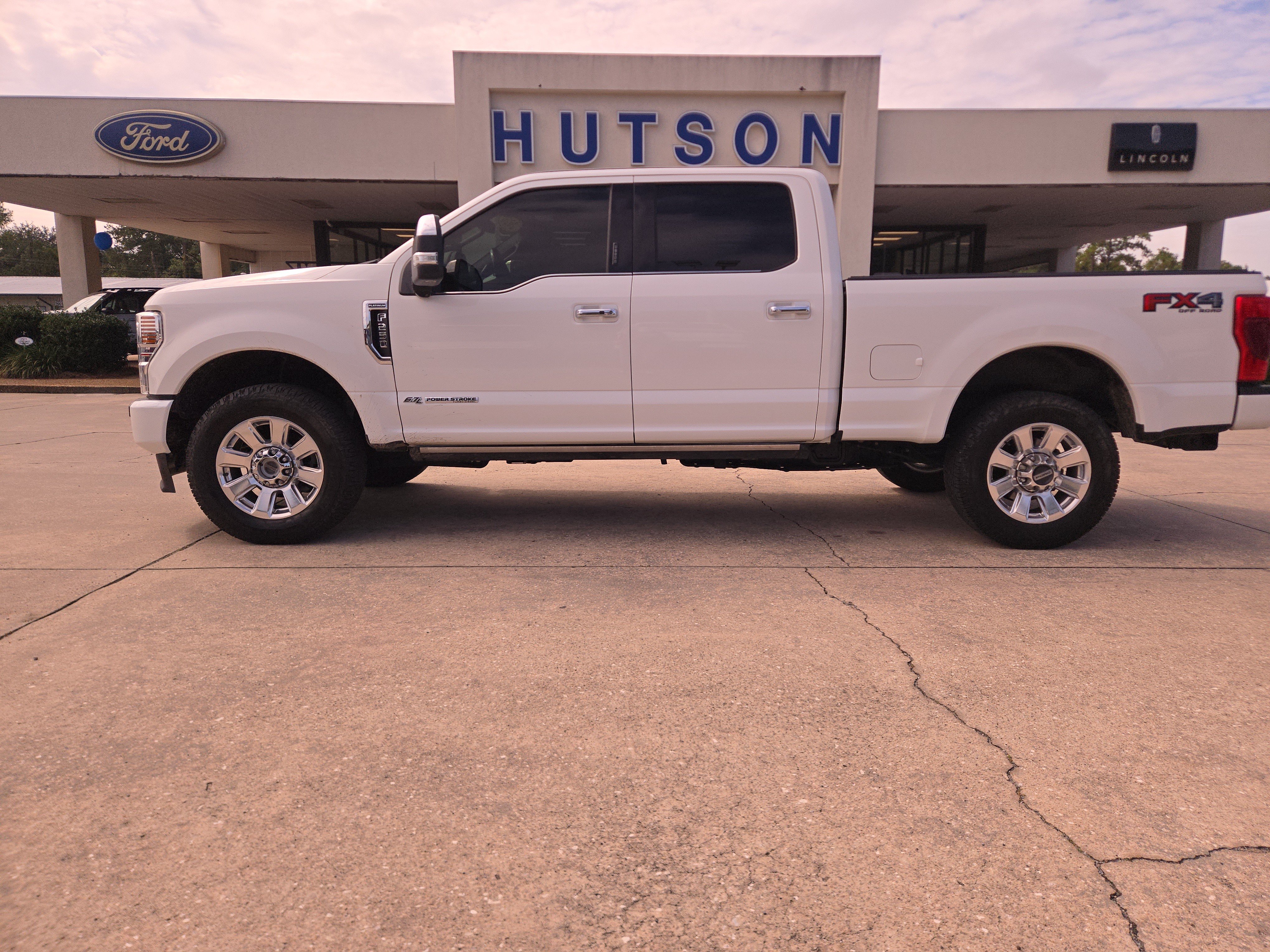 Used 2020 Ford F250 Platinum w/ FX4 Off-Road Package AWD/4WD image 1
