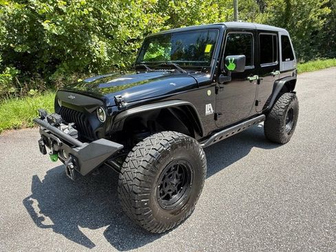 Used 2017 Jeep Wrangler Unlimited Sport w/ Quick Order Package 24S AWD/4WD image 2