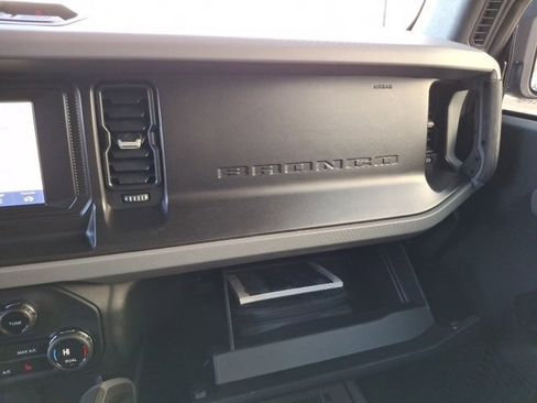 Used 2021 Ford Bronco Big Bend w/ Sasquatch Package image 17