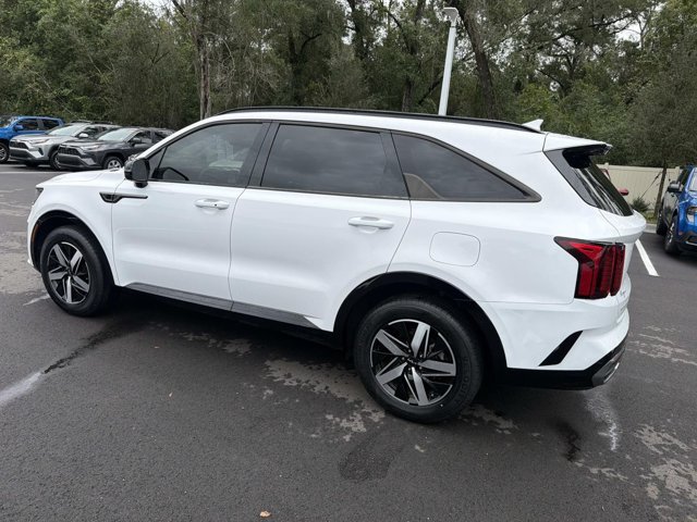 Used 2023 Kia Sorento S w/ Panoramic Sunroof Package FWD image 4