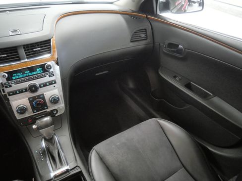 Used 2010 Chevrolet Malibu LT w/ HFV6 Engine Package FWD image 11