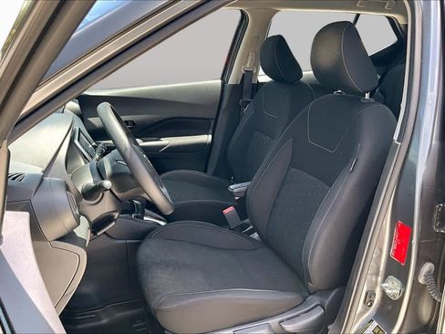 Used 2021 Nissan Kicks S FWD image 8