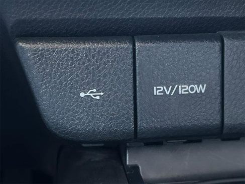 Certified 2021 Toyota Camry SE image 24