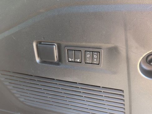 Used 2023 Chevrolet Suburban RST w/ Sport Performance Package image 50