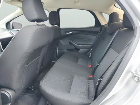 Used 2016 Ford Focus SE FWD image 8