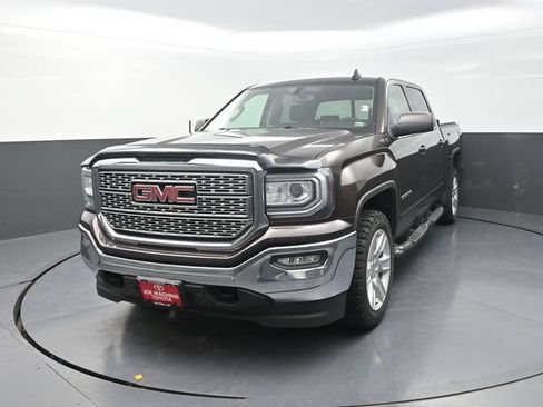 Used 2016 GMC Sierra 1500 SLE w/ SLE Value Package AWD/4WD image 3