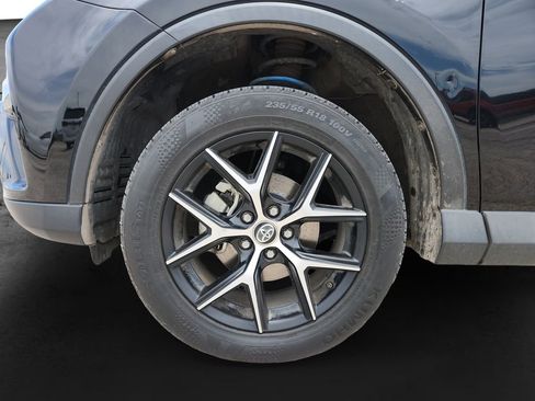 Used 2018 Toyota RAV4 SE w/ Power Extra Value Package FWD image 9