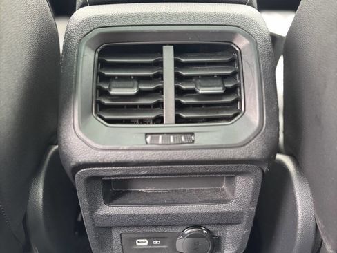 Used 2022 Volkswagen Tiguan SE R-Line image 20