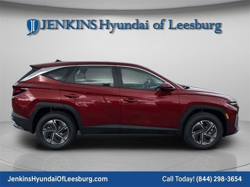 New 2026 Hyundai Tucson Blue SE image 2