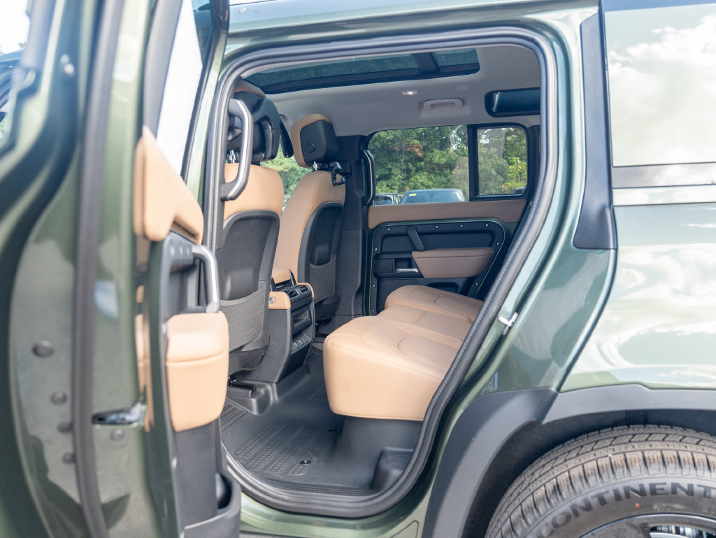 New 2026 Land Rover Defender 110 S AWD/4WD image 21