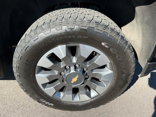 Used 2023 Chevrolet Silverado 2500 Custom w/ Gooseneck/5TH Wheel Package AWD/4WD image 13