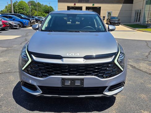 Used 2025 Kia Sportage EX FWD image 2