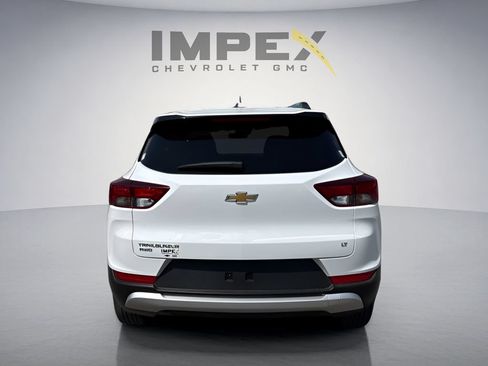 Used 2025 Chevrolet TrailBlazer LT AWD/4WD image 4