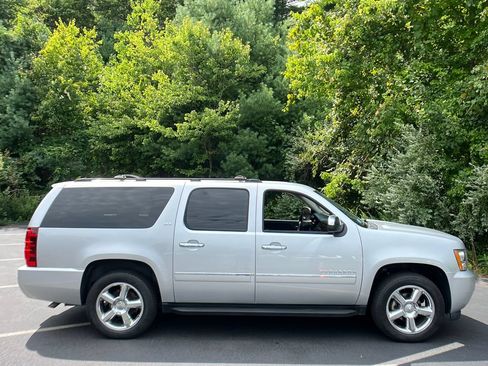 Used 2012 Chevrolet Suburban LTZ AWD/4WD image 7
