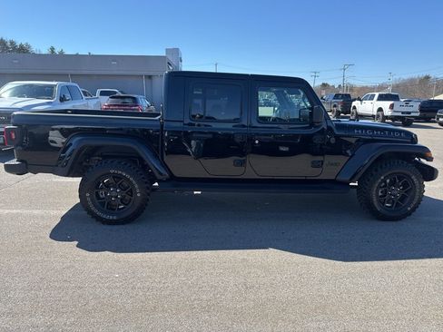 Certified 2025 Jeep Gladiator Sport image 6