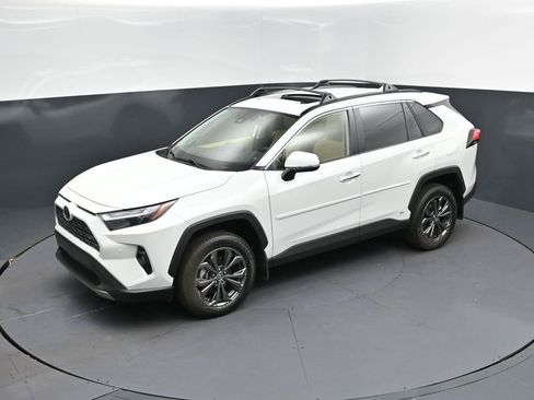 Used 2025 Toyota RAV4 Limited AWD/4WD image 1