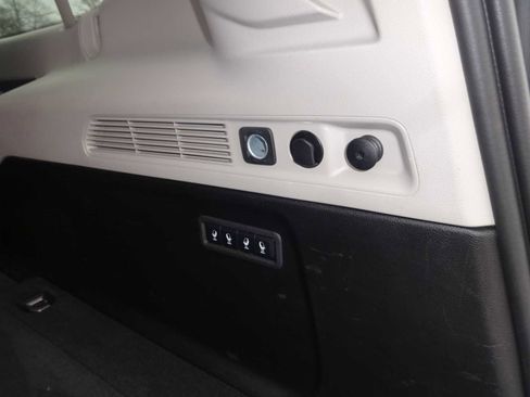 Used 2024 Jeep Wagoneer L Series II w/ Flexible Seating Group image 11