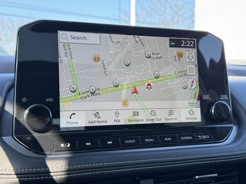 Used 2023 Nissan Rogue Platinum image 9